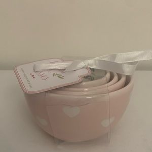 Valentine's Day Terramoto Ceramic Soft Pink Measuring Cups.